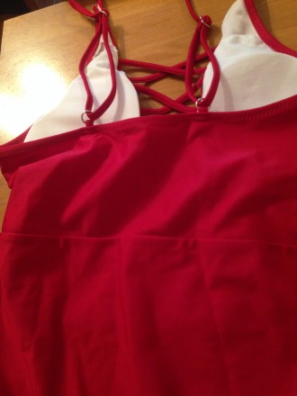 Продам совершенно новый женский цельный купальник,S, цвета "бордо",производство . . фото 3
