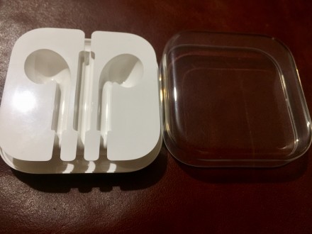Продаю футляр для наушников Apple EarPods (оригинал).
Состояние нового. Остался. . фото 4