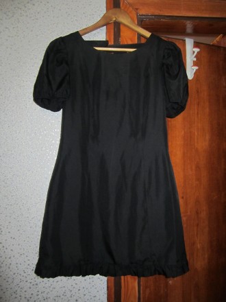 Очень красивое и необычное платье с декольте на спинке+бантик(черное),синее шелк. . фото 2