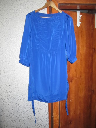 Очень красивое и необычное платье с декольте на спинке+бантик(черное),синее шелк. . фото 6