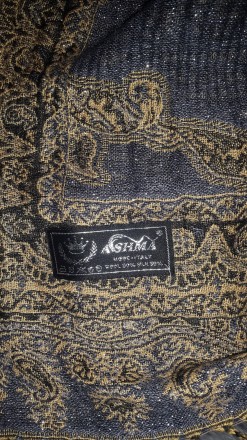 Продам красивый и широкий шарф фирмы Ashma. Шерсть - 50%, шёлк - 50%. Длина 175 . . фото 3