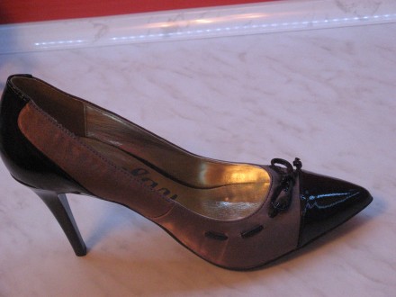 прекрасные туфли итальянской фирмы  REPLAY, р. 40.  Пятки и носок из кожи, встав. . фото 6