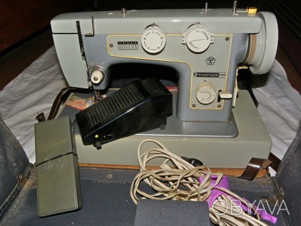 Продам швейную машину Подольск-142(1979-1980г.в.) переносную с электроприводом в. . фото 1