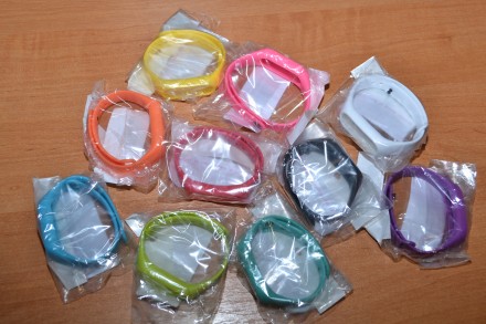Разноцветные ремешки на фитнес браслет Xiaomi Mi Band 2. 
Отличное качество. Мя. . фото 10