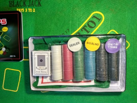 Набор для игры в покер в алюминиевой коробке на 300 фишек с номиналом новый. В п. . фото 3