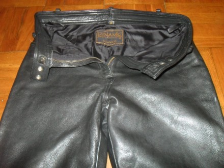 Есть ещё несколько хороших кожаных курток и брюк с минимальной степенью износа б. . фото 3