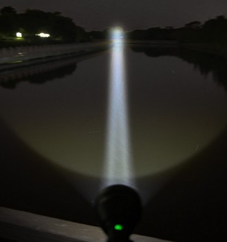 Фонарик пушка 2416 метров, самый дальнобойный в мире и компактный фонарик Astrol. . фото 6