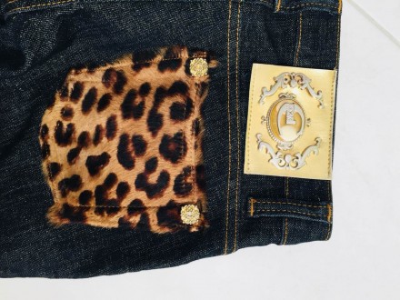 Очень красивые джинсы. Ткань с золотым отливом. 27 размер. Примерка м.Олимпийска. . фото 4