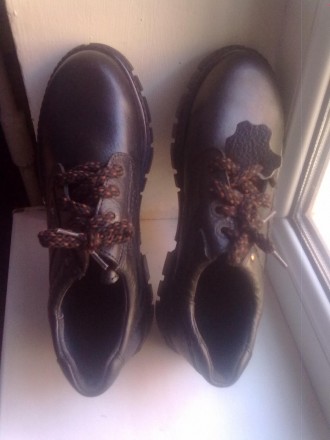 Кожаные, черные, осенние туфли от Львовской фабрики "Мальви", р.39, прочная подо. . фото 2