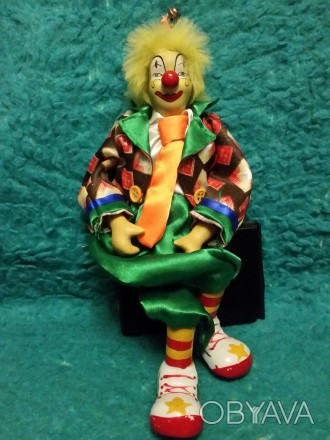 Продам игрушку клоун высокий.  Голова, ручки и ноги фарфоровые. Высота  33 см. Ц. . фото 1