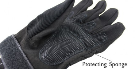 CAMOLAND военно-тактические перчатки

Перчатки из высококачественных материало. . фото 7