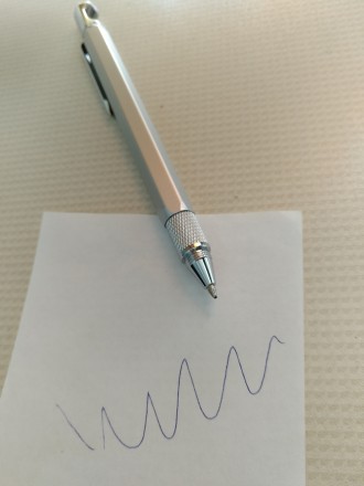 Многофункциональная качественная ручка
Паста легко меняется
Удобно взять с соб. . фото 3