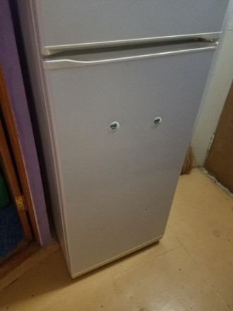 НЕ РАБОЧИЙ Холодильник Атлант,б/у покупался с рук, через год сломался компрессор. . фото 3