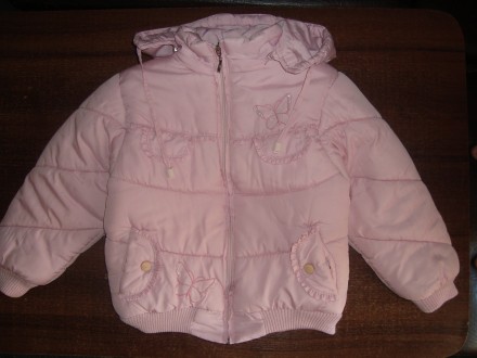 Детская теплая курточка с капюшоном для девочки  на рост 110-116 в хорошем состо. . фото 2