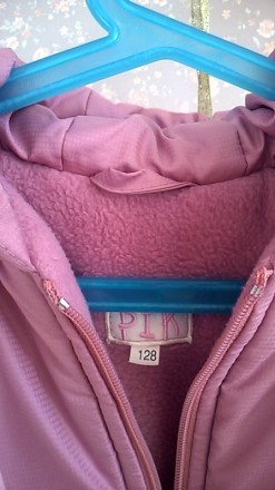 Продається зимова курточка, рожевого кольору для дівчинки у відмінному стані, рі. . фото 5