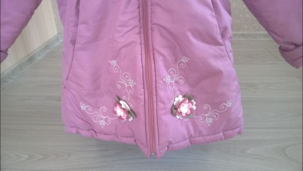 Продається зимова курточка, рожевого кольору для дівчинки у відмінному стані, рі. . фото 7