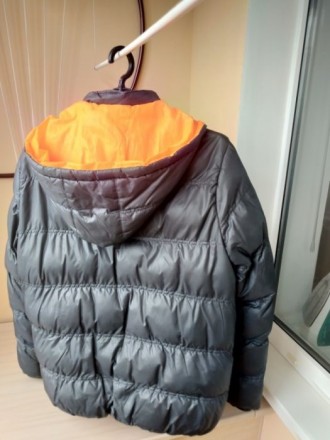 утепленная осенняя куртка в очень хорошем состоянии на холодную погоду (до -10)
. . фото 3