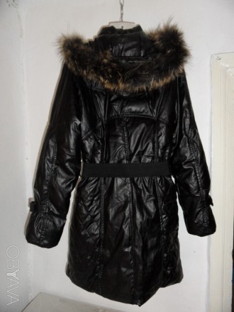 Зимняя женская куртка чёрного цвета с капюшоном.Изделие на змейке с планкой.. . фото 3