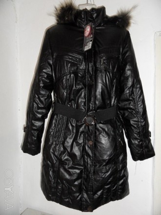 Зимняя женская куртка чёрного цвета с капюшоном.Изделие на змейке с планкой.. . фото 1