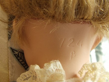 Фарфоровая Колекционная Германская кукла № 724 В раз.45х15см. состояние Люкс + п. . фото 8