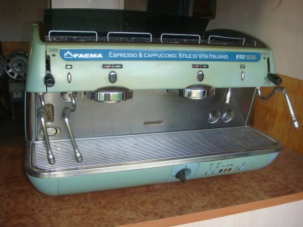 Кофейна машина 2-х позиційна, модель FAEMA E92 Elite, з підігрівом чашок і збива. . фото 2