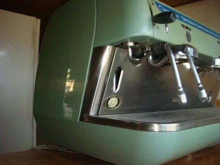 Кофейна машина 2-х позиційна, модель FAEMA E92 Elite, з підігрівом чашок і збива. . фото 4