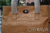 Furla khaki croc embossed leather 'New Appaloosa' shopper

retail : $448.00

. . фото 3