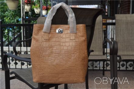 Furla khaki croc embossed leather 'New Appaloosa' shopper

retail : $448.00

. . фото 1