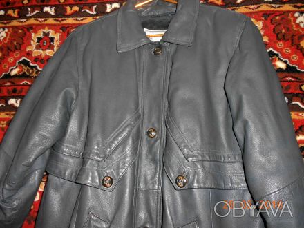 Пальто женское кожаное, р,50-52 с капюшоном, темно-серого цвета,в хорошем состоя. . фото 1