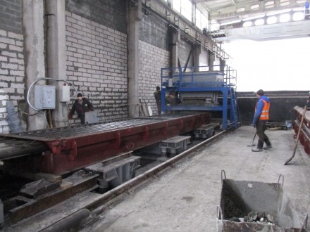 Черниговский механический завод проектирует и изготавливает самоходные бетоноукл. . фото 6