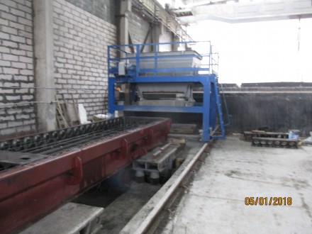 Черниговский механический завод проектирует и изготавливает самоходные бетоноукл. . фото 3