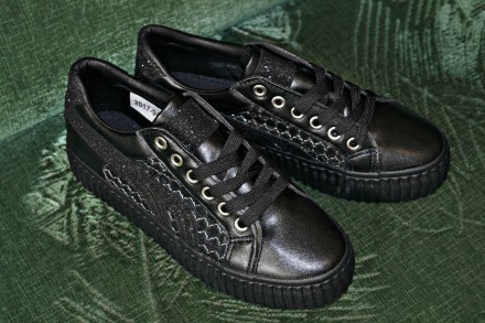 Шикарные черные кеды-кроссовки с сеткой - выглядят очень стильно!

Изюминкой м. . фото 5