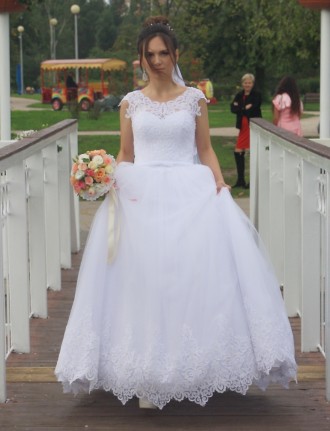 Продам очень красивое свадебное платье в отличном состоянии. Размер 44, регулиру. . фото 5