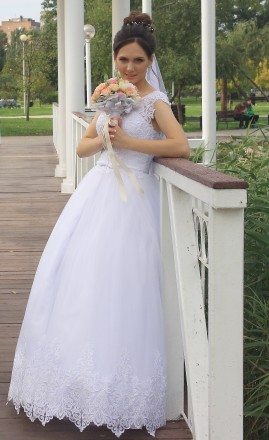 Продам очень красивое свадебное платье в отличном состоянии. Размер 44, регулиру. . фото 3
