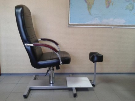 Характеристики: Кресло педикюрное на гидроподъемнике, собрано на сварной металли. . фото 4
