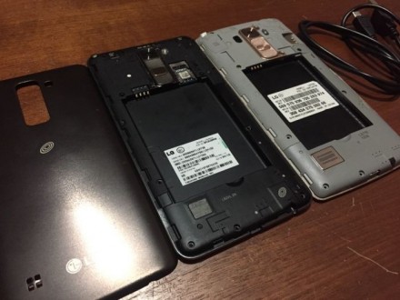 Лот из 2 телефонов: 1-LG G stylo( нету батарейки и задней крышки ,состояние идеа. . фото 3