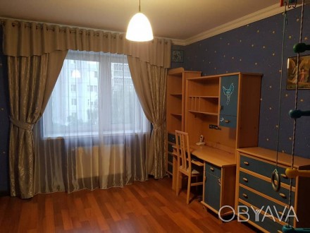 Світла і простора 3-х кімнатна квартира в комфортному районі міста ЛУЦЬКА

Шук. 40-а. фото 1