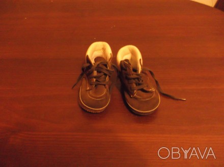 Ботиночки на мальчика 3-6 месяцев. В отличном состоянии. Длина по стельке 11,5 с. . фото 1