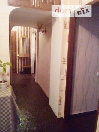 Продается 2-х комнатная квартира в центре города 44/29/7 м.кв  с автономным отоп. Коростень. фото 2