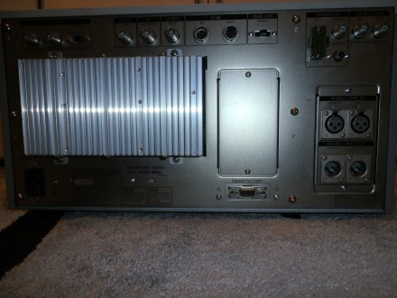Видеомагнитофон U-Matic SP Sony VO-9800P
Описание модели:
HIGHBAND SP RECORDER. . фото 13
