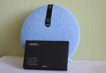 Продам портативную колонку от кампании Remax Desktop Bluetooth 3.0 Speaker RM-M9. . фото 4