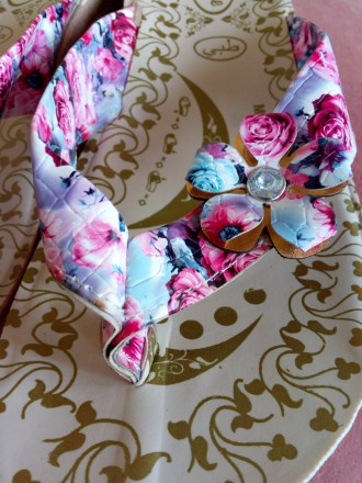Модные вьетнамки с цветочным принтом! Очень нежная расцветка. Удобная колодка, п. . фото 4