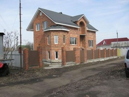 Продаётся новый трёхэтажный дом в самом центре с. Большая Александровка (15 км о. . фото 2
