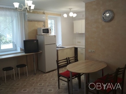 Сдается квартира в Бердянске. Номер люкс в жилом доме ( две раздельных комнаты+к. . фото 1