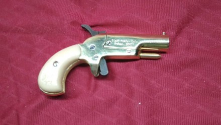 В продаже очень компактный однозарядный пистолет под патрон флобера "Derringer V. . фото 3