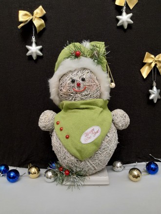 Декоративная новогодняя игрушка Снеговик соломенный в шапочке и шарфике Зеленый.. . фото 3