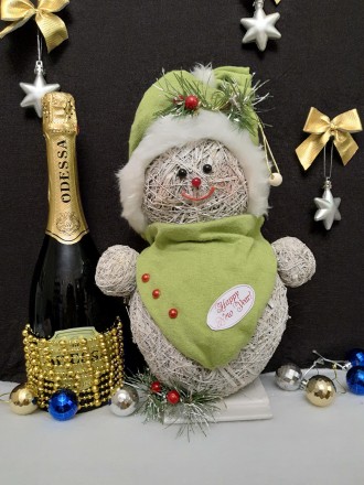 Декоративная новогодняя игрушка Снеговик соломенный в шапочке и шарфике Зеленый.. . фото 2