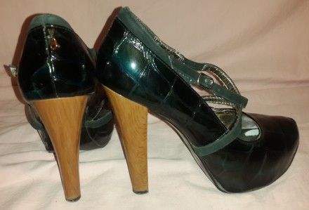 Чёрно - зеленые переливающиеся, лакированные туфли на высоком каблуке (12 см) и . . фото 3