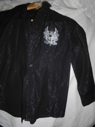 Рубашка черная в серебряную полоску, б\у в отличном состоянии,   фирма Kids, Инд. . фото 3
