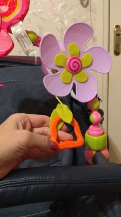 Крошка Бетти Tiny Love — забавная разноцветная развивающая гибкая дуга на коляск. . фото 5